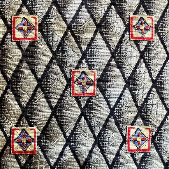 Brioni Gray & Black Diamonds & Red Squares 100% Silk Designer Men’s Tie Necktie - Picture 2 of 11
